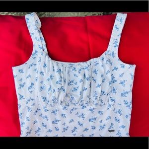💗NWOT - Hollister Crop Top - White with small blue flowers.